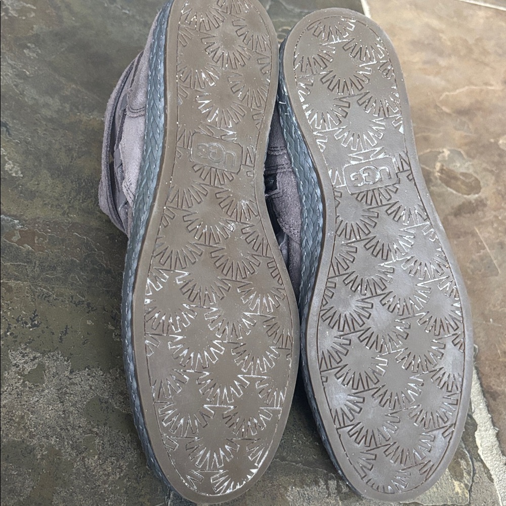 UGG Rianne Bootie - Picture 10 of 12